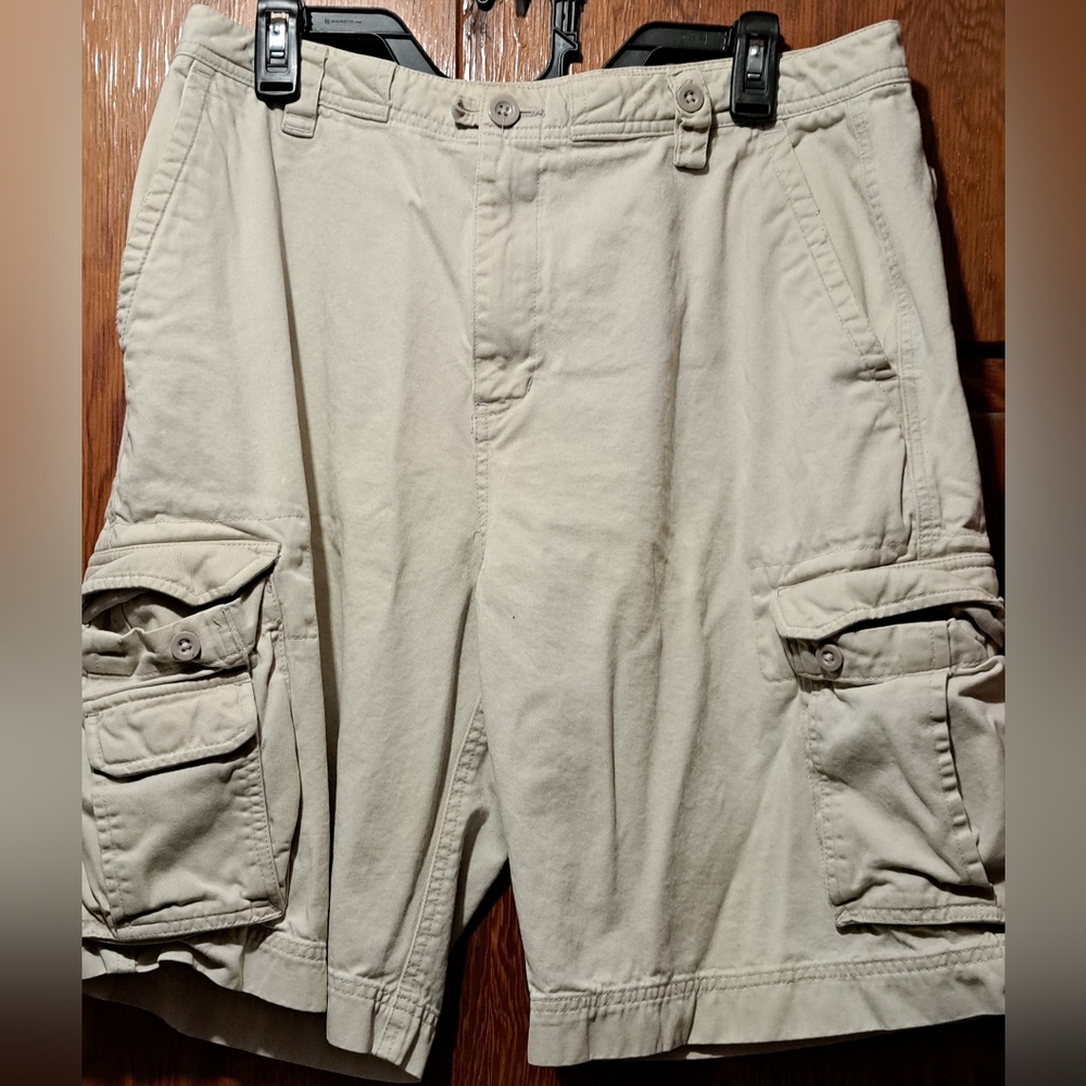 Men's Tan Cargo Shorts G.H. Bass& Co.